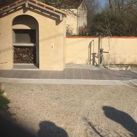 Superbe Gite A La Campagne Dans Le Bordelais Saint-Vivien-de-Blaye Exterior foto