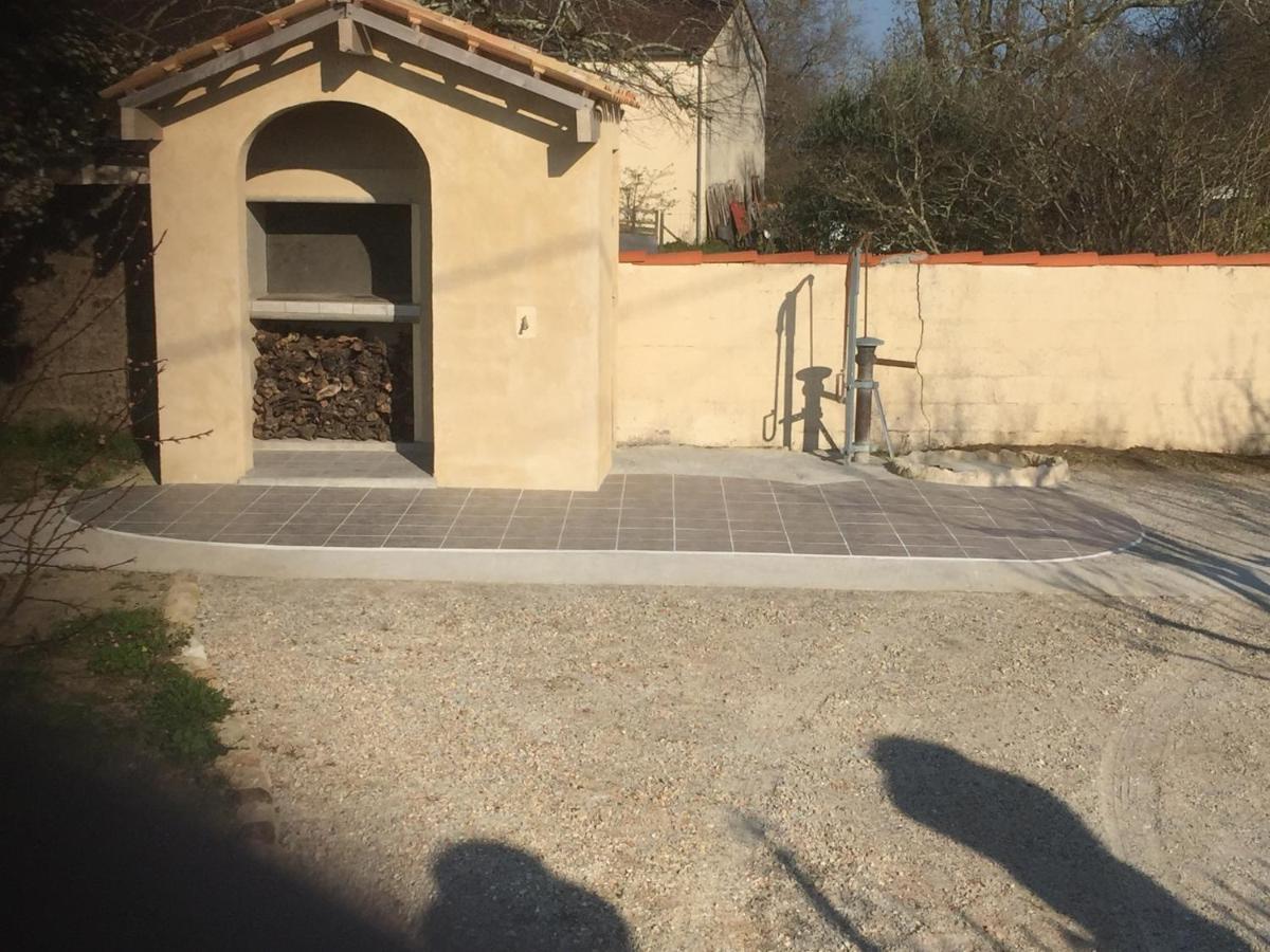 Superbe Gite A La Campagne Dans Le Bordelais Saint-Vivien-de-Blaye Exterior foto